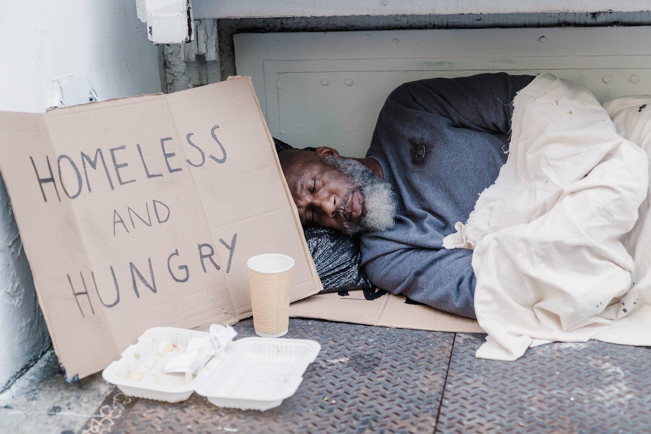 Visezi că ești o persoană fără adăpost – Sensul și interpretarea visului
